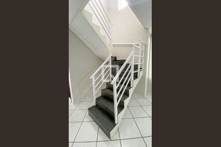Escada de casa à venda com 3 quartos, 200m² em Parque Novo Oratório, Santo André