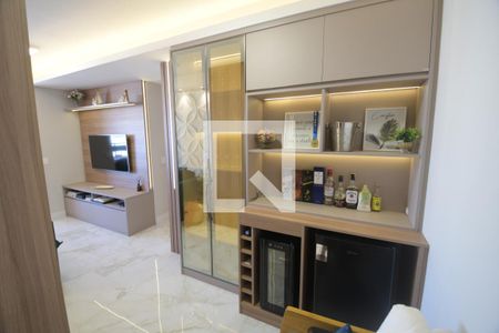 Sala de apartamento à venda com 2 quartos, 68m² em Vila Iza, Campinas