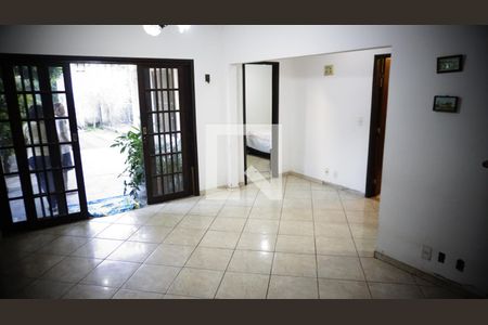 Sala de casa à venda com 3 quartos, 213m² em Anil, Rio de Janeiro