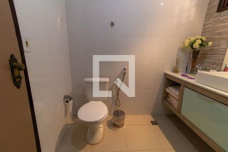 Casa à venda com 295m², 6 quartos e 2 vagas Casa à venda com 295m², 6 quartos e 2 vagasLavabo 2