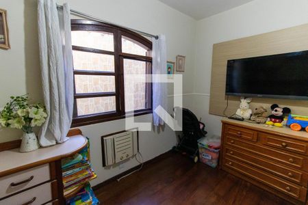 Casa à venda com 295m², 6 quartos e 2 vagas Casa à venda com 295m², 6 quartos e 2 vagasQuarto 2