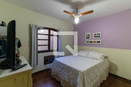 Casa à venda com 295m², 6 quartos e 2 vagas Casa à venda com 295m², 6 quartos e 2 vagasQuarto 3