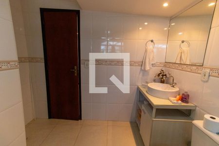 Casa à venda com 295m², 6 quartos e 2 vagas Casa à venda com 295m², 6 quartos e 2 vagasQuarto 5