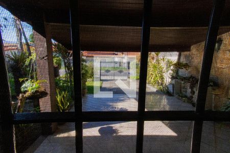 Sala Vista  de casa à venda com 6 quartos, 295m² em Piratininga, Niterói