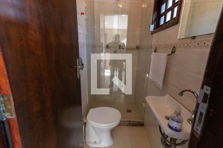 Casa à venda com 295m², 6 quartos e 2 vagas Casa à venda com 295m², 6 quartos e 2 vagasBanheiro de Serviço