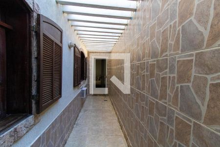 Casa à venda com 295m², 6 quartos e 2 vagas Casa à venda com 295m², 6 quartos e 2 vagasVaranda