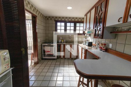 Casa à venda com 295m², 6 quartos e 2 vagas Casa à venda com 295m², 6 quartos e 2 vagasCozinha