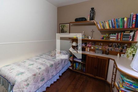 Casa à venda com 295m², 6 quartos e 2 vagas Casa à venda com 295m², 6 quartos e 2 vagasQuarto 2