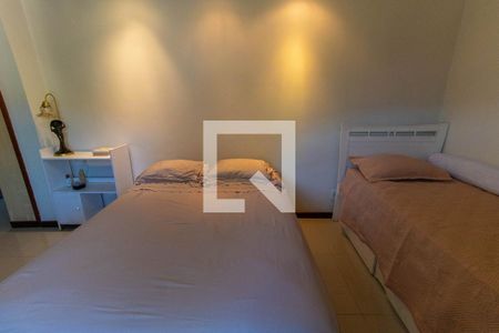 Casa à venda com 295m², 6 quartos e 2 vagas Casa à venda com 295m², 6 quartos e 2 vagasQuarto 5