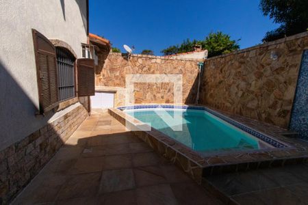 Casa à venda com 295m², 6 quartos e 2 vagas Casa à venda com 295m², 6 quartos e 2 vagasÁrea Externa