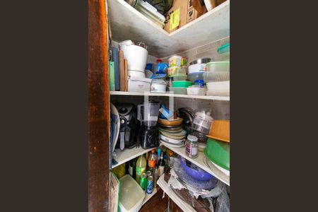 Casa à venda com 295m², 6 quartos e 2 vagas Casa à venda com 295m², 6 quartos e 2 vagasDespensa