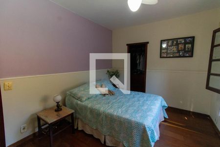 Casa à venda com 295m², 6 quartos e 2 vagas Casa à venda com 295m², 6 quartos e 2 vagasQuarto 4