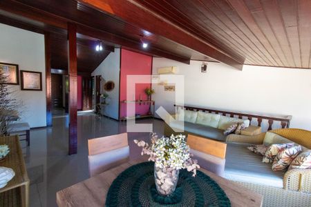 Casa à venda com 295m², 6 quartos e 2 vagas Casa à venda com 295m², 6 quartos e 2 vagasPiso superior