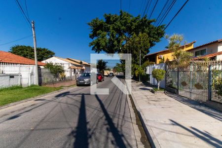 Casa à venda com 295m², 6 quartos e 2 vagas Casa à venda com 295m², 6 quartos e 2 vagasVista da Rua