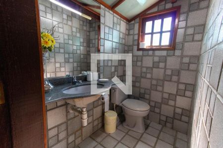 Casa à venda com 295m², 6 quartos e 2 vagas Casa à venda com 295m², 6 quartos e 2 vagasLavabo