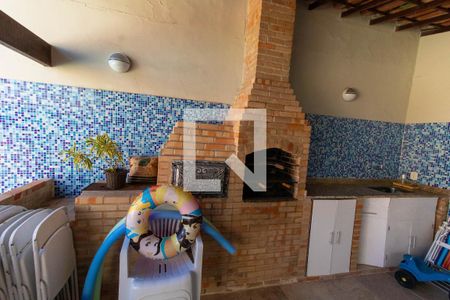 Casa à venda com 295m², 6 quartos e 2 vagas Casa à venda com 295m², 6 quartos e 2 vagasÁrea Externa