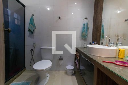 Casa à venda com 295m², 6 quartos e 2 vagas Casa à venda com 295m², 6 quartos e 2 vagasQuarto 4