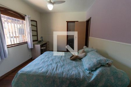 Casa à venda com 295m², 6 quartos e 2 vagas Casa à venda com 295m², 6 quartos e 2 vagasQuarto 4