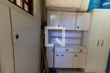 Casa à venda com 295m², 6 quartos e 2 vagas Casa à venda com 295m², 6 quartos e 2 vagasQuarto de Serviço