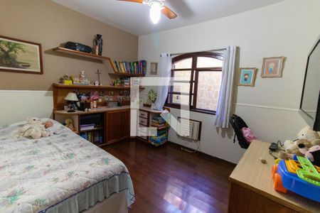 Casa à venda com 295m², 6 quartos e 2 vagas Casa à venda com 295m², 6 quartos e 2 vagasQuarto 2