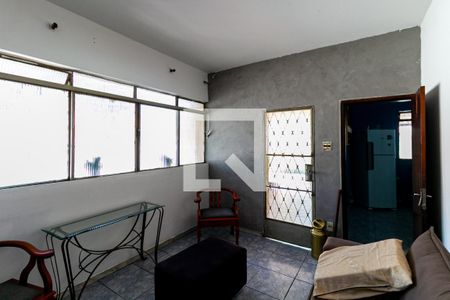 Sala de casa à venda com 2 quartos, 400m² em Santa Maria, Belo Horizonte