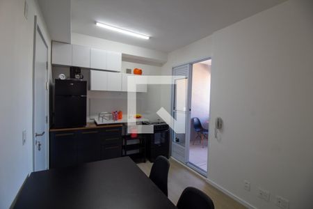 Sala de apartamento para alugar com 1 quarto, 30m² em Jardim Aeroporto, São Paulo