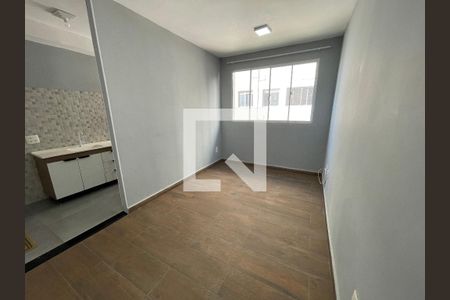 Sala de apartamento para alugar com 2 quartos, 41m² em Jardim do Lago, São Paulo