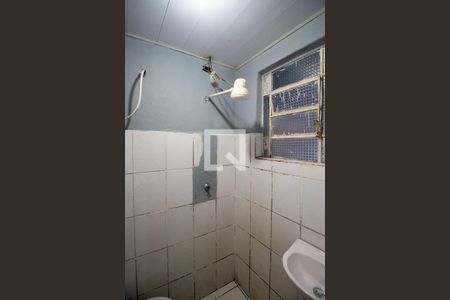 Banheiro de casa para alugar com 1 quarto, 60m² em Vila Rosaria, São Paulo