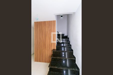 Escada de casa à venda com 3 quartos, 100m² em Chácara Belenzinho, São Paulo
