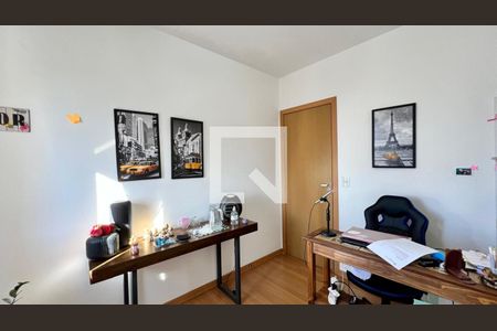 quarto 1 de apartamento à venda com 4 quartos, 180m² em Buritis, Belo Horizonte
