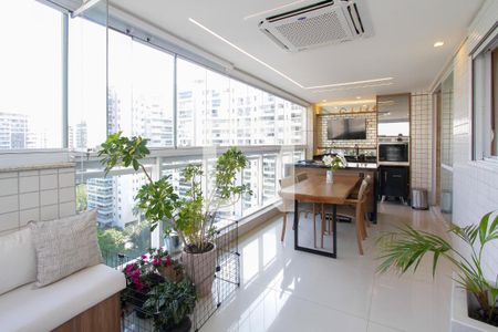 Varanda de apartamento à venda com 3 quartos, 151m² em Barra da Tijuca, Rio de Janeiro