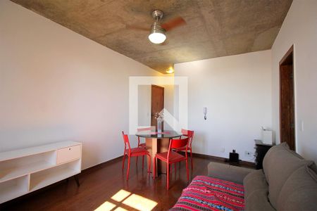 Sala de apartamento para alugar com 3 quartos, 75m² em Sion, Belo Horizonte
