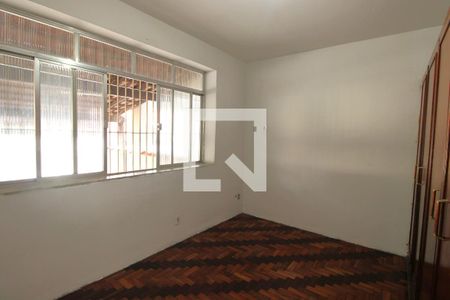 Quarto 1 de casa para alugar com 2 quartos, 160m² em Marechal Hermes, Rio de Janeiro