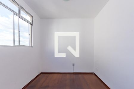 Quarto de apartamento para alugar com 2 quartos, 60m² em Buritis, Belo Horizonte