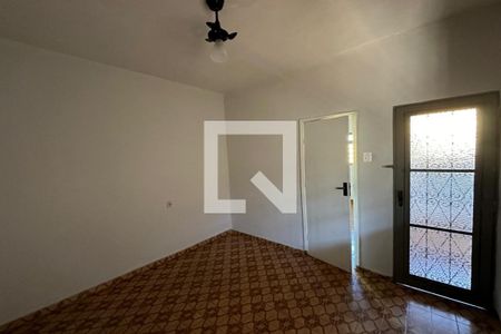 Dormitório 01 de casa para alugar com 3 quartos, 100m² em Ipiranga, Ribeirão Preto