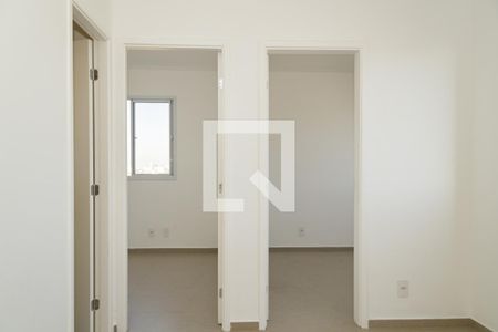 Sala de apartamento para alugar com 2 quartos, 32m² em Parque Vitoria, São Paulo