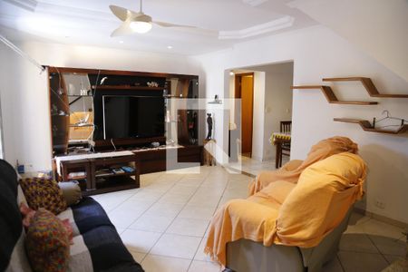 Sala de casa para alugar com 4 quartos, 135m² em Parque Sao Domingos, São Paulo