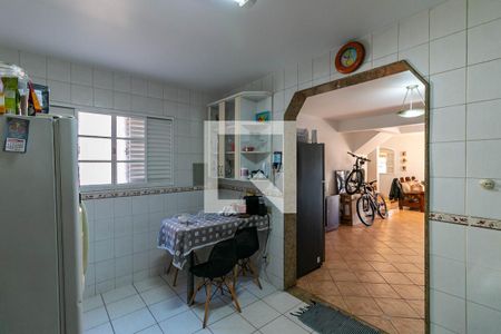 Casa para alugar com 4 quartos, 232m² em Álvaro Camargos, Belo Horizonte