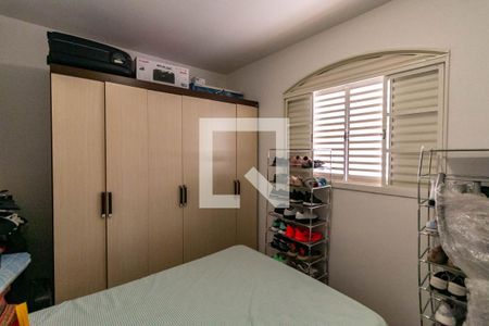 Quarto 2 de casa para alugar com 4 quartos, 232m² em Álvaro Camargos, Belo Horizonte