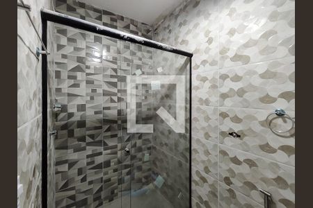Banheiro de kitnet/studio para alugar com 1 quarto, 27m² em Tijuca, Rio de Janeiro