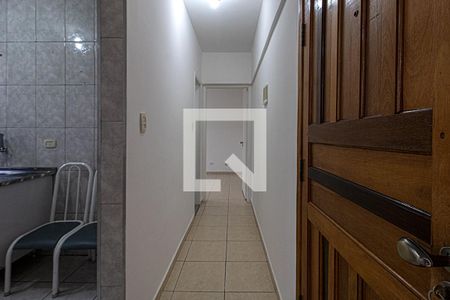corredor para os comodos de apartamento para alugar com 1 quarto, 49m² em Aclimação, São Paulo