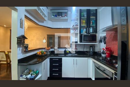 Cozinha de apartamento à venda com 3 quartos, 85m² em Estoril, Belo Horizonte