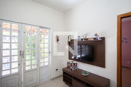 Sala de casa à venda com 2 quartos, 300m² em Europa, Belo Horizonte