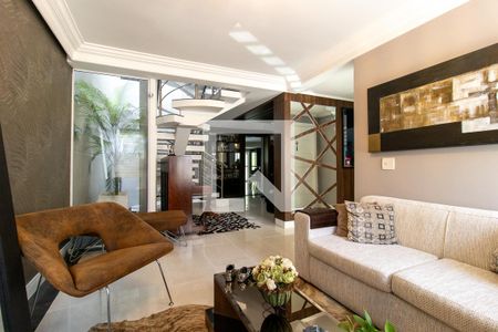 Sala de casa de condomínio para alugar com 6 quartos, 300m² em Uberaba, Curitiba