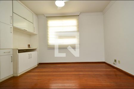 Sala de apartamento à venda com 3 quartos, 120m² em Sagrada Família, Belo Horizonte