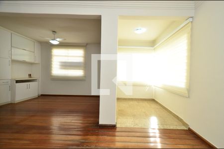 Sala de apartamento à venda com 3 quartos, 120m² em Sagrada Família, Belo Horizonte