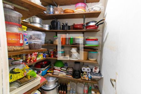 Casa à venda com 710m², 4 quartos e 4 vagas Casa à venda com 710m², 4 quartos e 4 vagasDespensa