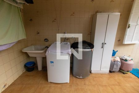 Casa à venda com 710m², 4 quartos e 4 vagas Casa à venda com 710m², 4 quartos e 4 vagasÁrea de Serviço