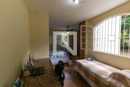 Casa à venda com 710m², 4 quartos e 4 vagas Casa à venda com 710m², 4 quartos e 4 vagasSuíte 3