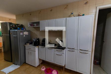 Casa à venda com 710m², 4 quartos e 4 vagas Casa à venda com 710m², 4 quartos e 4 vagasCozinha